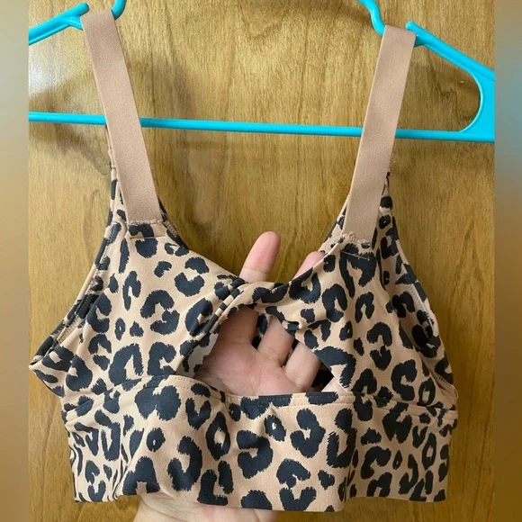 Aerie medium support sports bra. - Picture 2 of 3